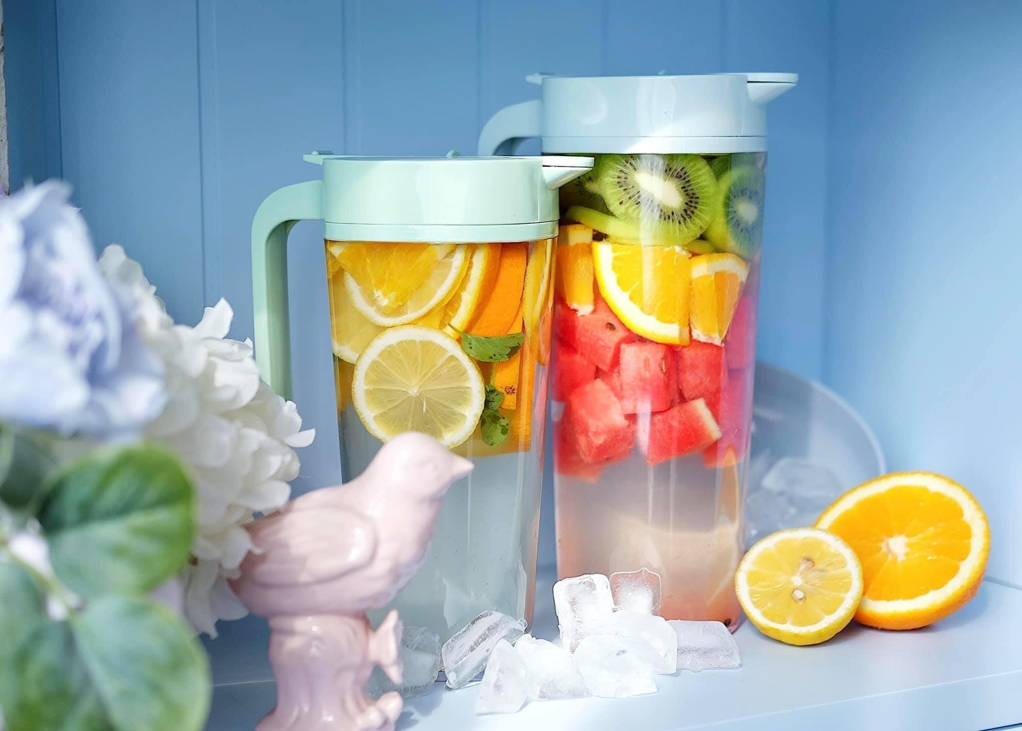Bình Nước Cao Cấp Biwa Chuẩn Nhật 1.2L và 1.6L - Nguyên liệu nhựa nguyên sinh cao cấp an toàn cho sức khỏe ( Tặng kèm khăn lau pakasa) - Hàng Chính Hãng (Giao màu ngẫu nhiên)