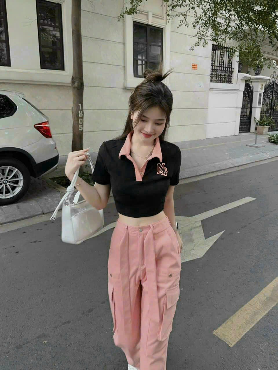 SET ÁO CROPTOP ĐEN PHỐI QUẦN TÚI HỘP HỒNG