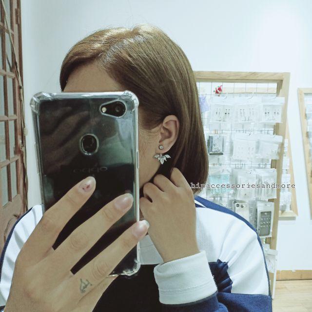 Khuyên đá giọt lệ vành tai