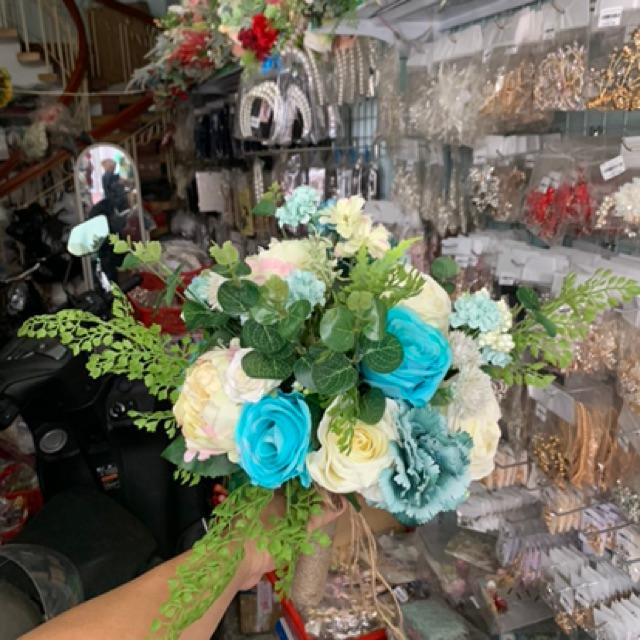 Bó hoa cầm tay cô dâu mẫu mới 5/2020 GiangPKC hoa Hồng xanh