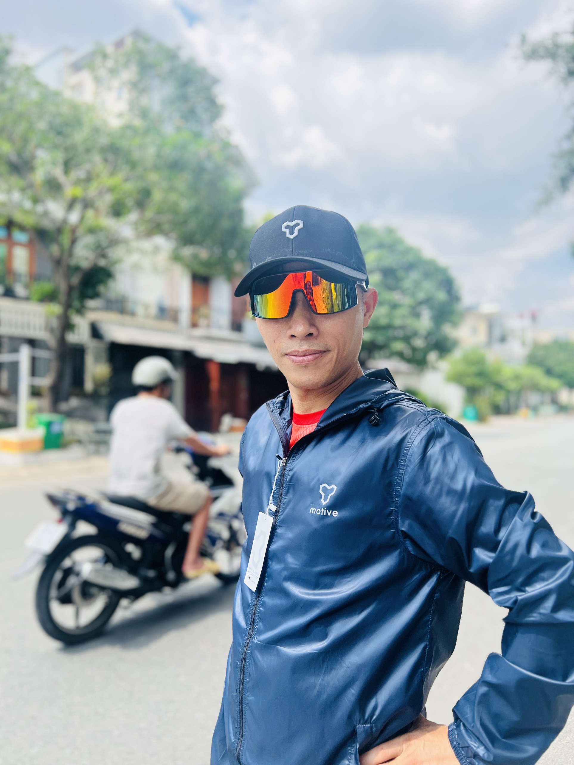 ÁO KHOÁC THỂ THAO CHẠY BỘ RUNNING MOTIVE SUPPER LIGHT