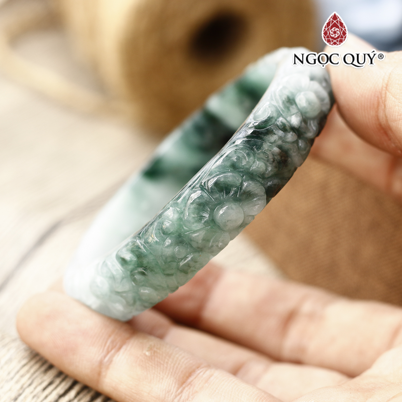 Vòng cẩm thạch phỉ thúy khắc họa tiết mệnh hỏa, mộc - Ngọc Quý Gemstones