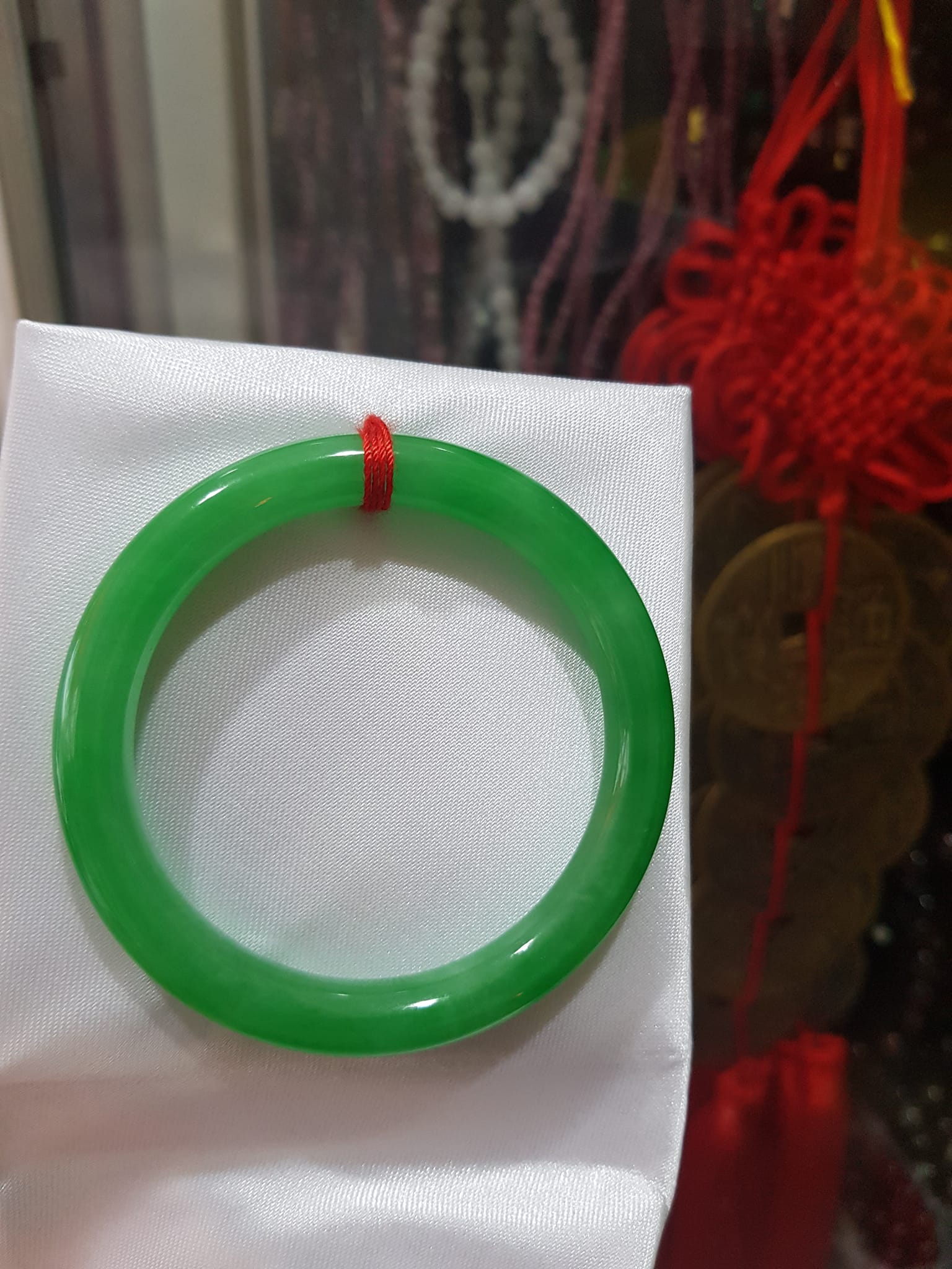 Vòng đeo Tay Đá Cẩm Thạch Lý K 48 Size vòng 48mm x dầy 7,2mm Xanh lá Nữ mệnh mộc hỏa thủy cân nặng 35kg - 48kg đeo đẹp ạ
