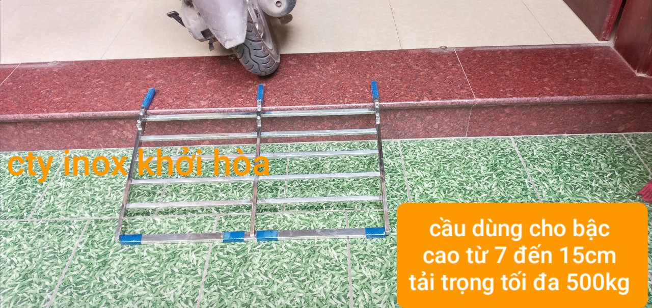 CẦU ĐI XE MÁY INOX . kt 46x80 cm