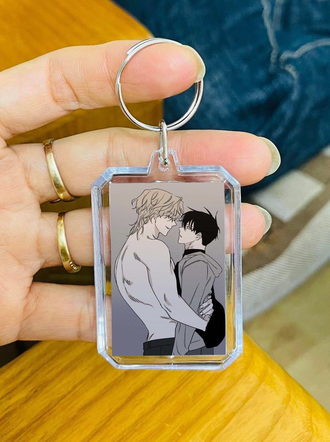 ￼Móc khoá hình hoa hồng và rượu vang roses and champagne / Móc treo khoá Roses and champagne bl