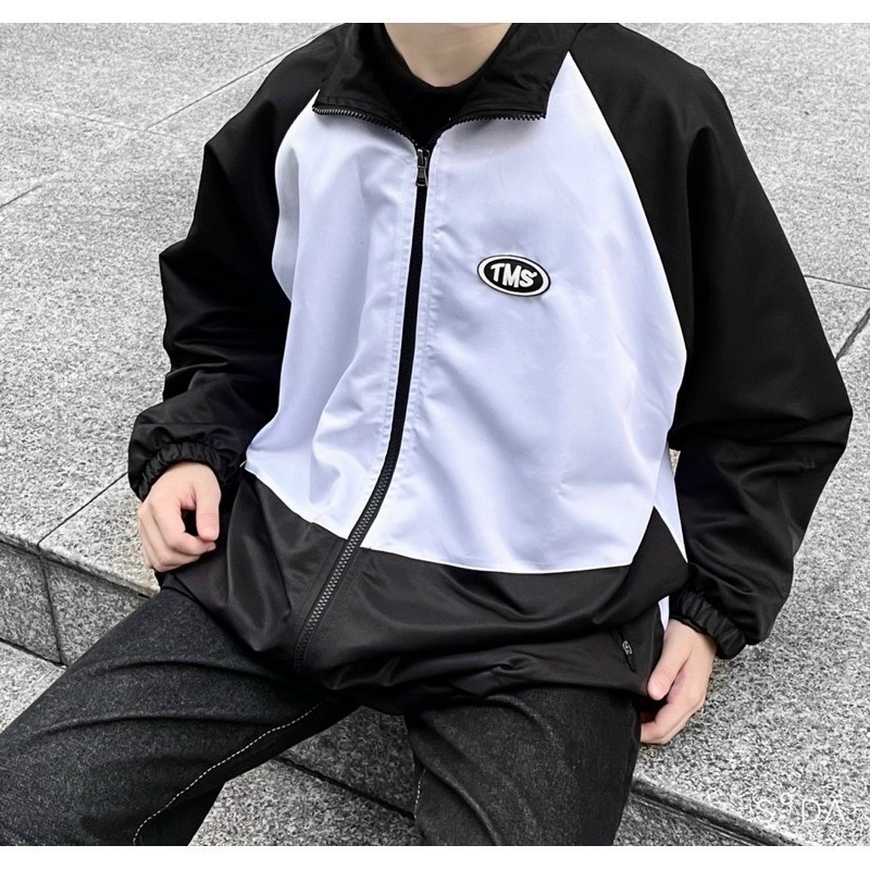 Hình ảnh áO Khoác Dù Bomber Nam Nữ ZZA Unisex 2 lớp đủ Size, Áo khoác dù in logo TMS bao đẹp, Áo khoác bomber dù unisex 2 lớp,Áo khoác dù TMS LOGO JACKET, áo khoác dù gió thể thao unisex ulzzang from rộng phong cách hàn quốc