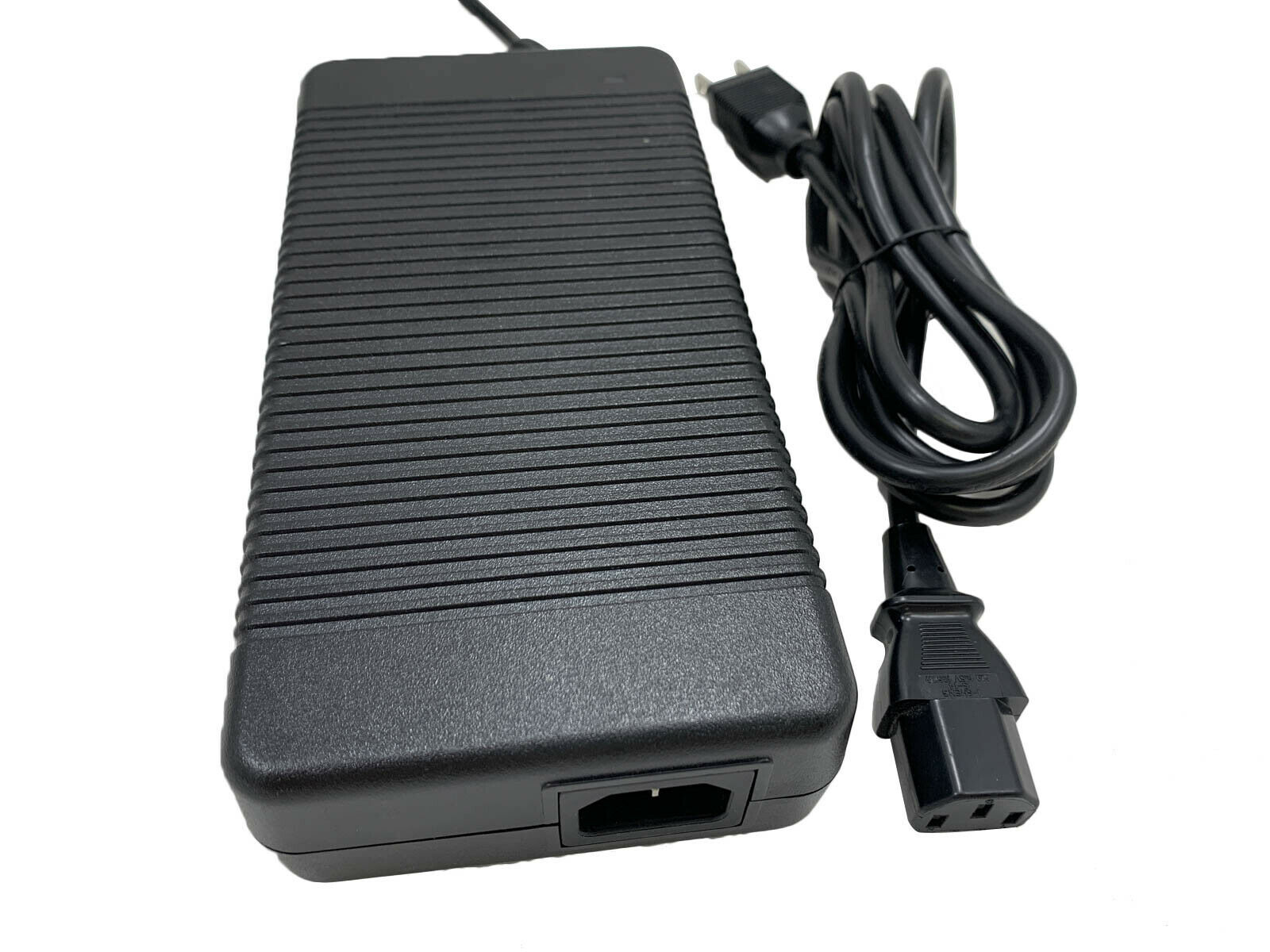 Sạc dành cho Laptop HP  ZBook 15-G1 15-G2 17-G1 17-G2 Workstation 230W
