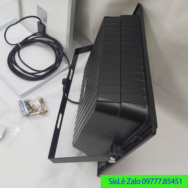 Đèn pha năng lượng mặt trời báo pin 300W