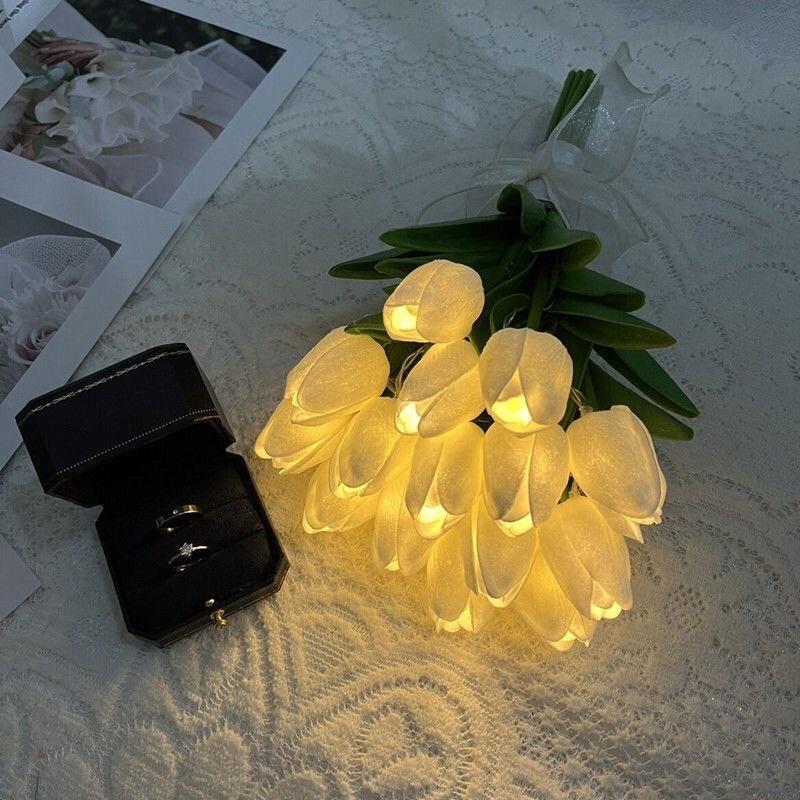 Hoa tuylip có đèn LED bó 10 cành đẹp mãn nhãn