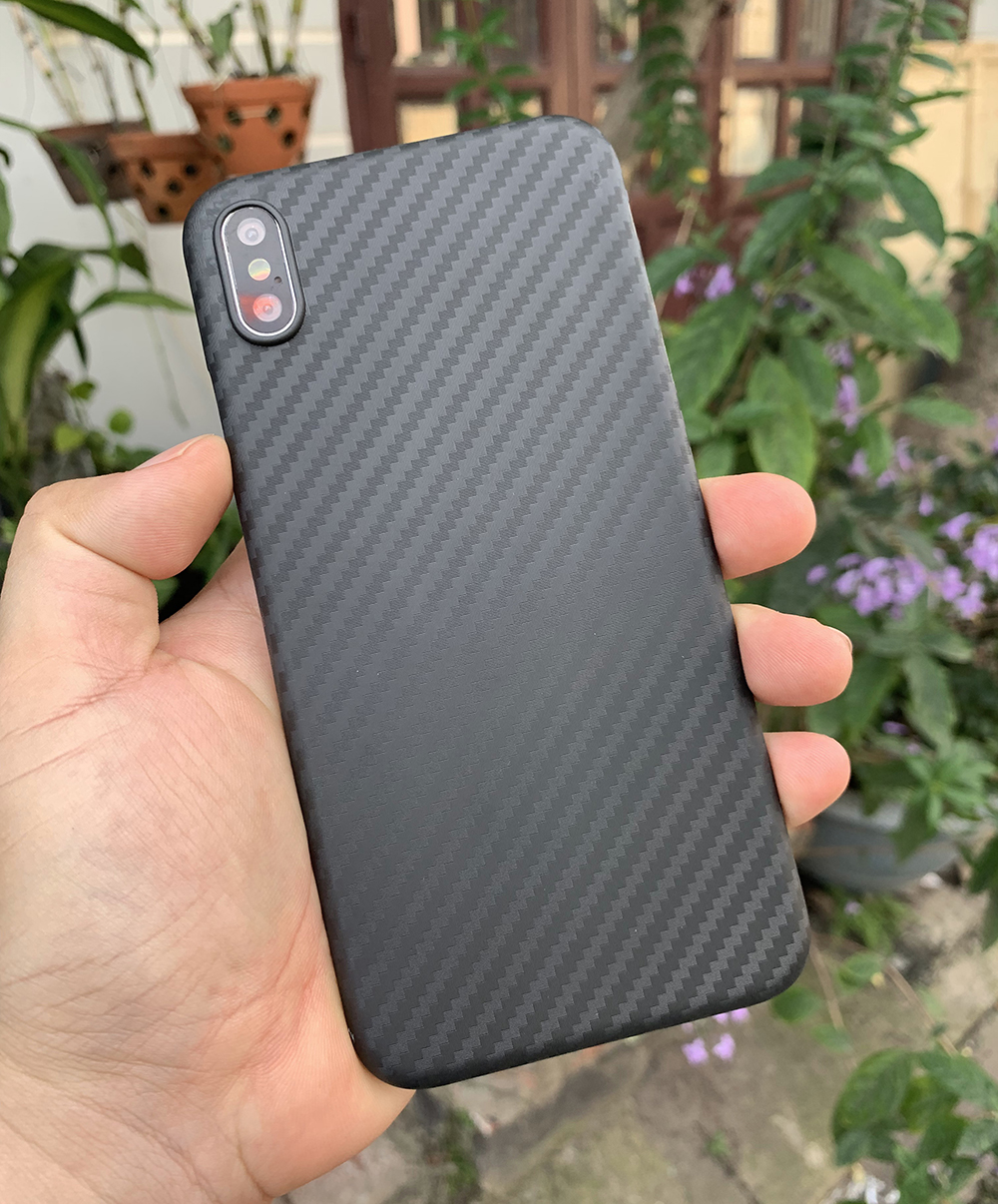 Ốp lưng siêu mỏng, vân carbon dành cho iPhone X / iPhone XS - Màu đen