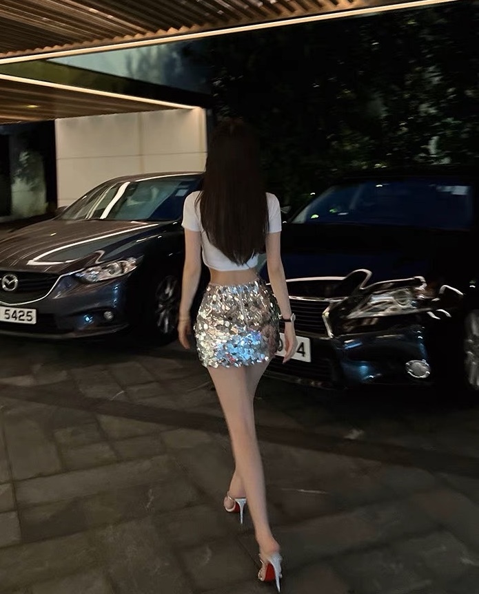 ĐẦM TIỆC SET CHÂN VÁY NGẮN ÔM BODY SEQUIN ÁNH NHŨ BẠC VẢY CÁ LẤP LÁNH BÓNG + ÁO CROPTOP THUN ĐI CHƠI DẠO PHỐ ĐI BIỂN