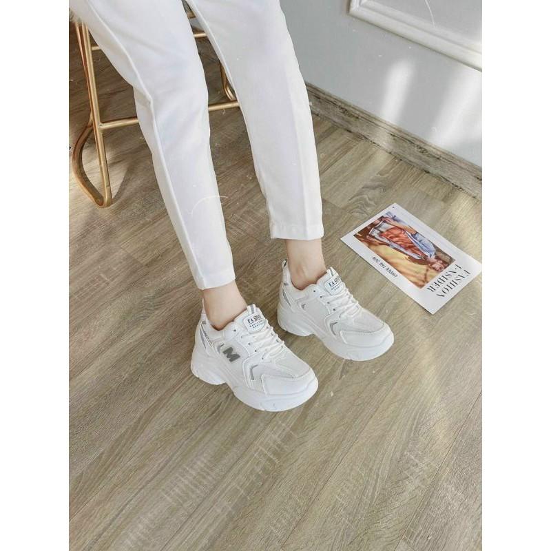 Giày sneaker độn đế nữ