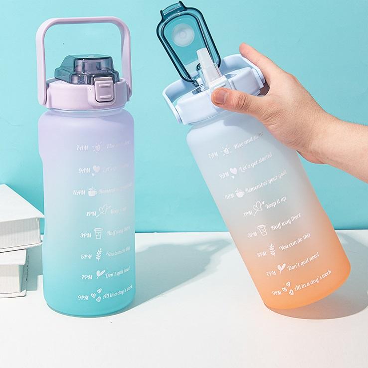 Bình nước 2 Lít có vạch chia báo giờ uống nước - Bình đựng nước màu Gradient kèm ống hút và sticker dễ thương