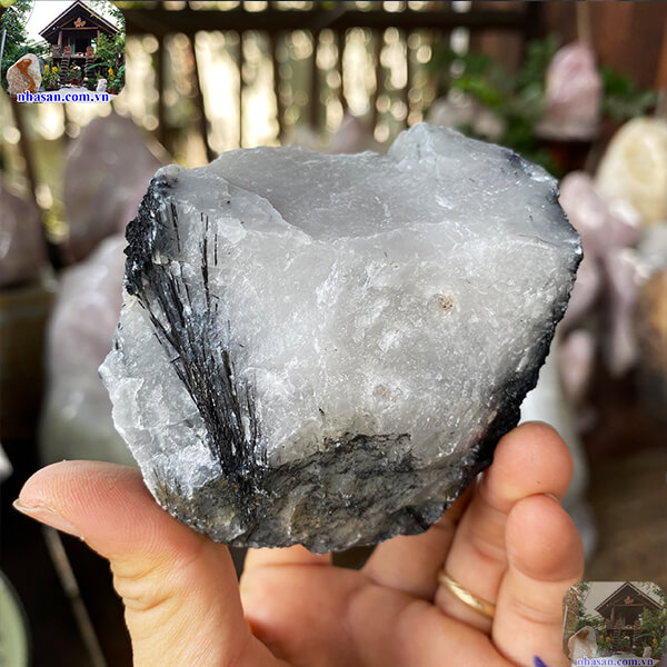 Cục chặn giấy đá thạch anh tóc đen