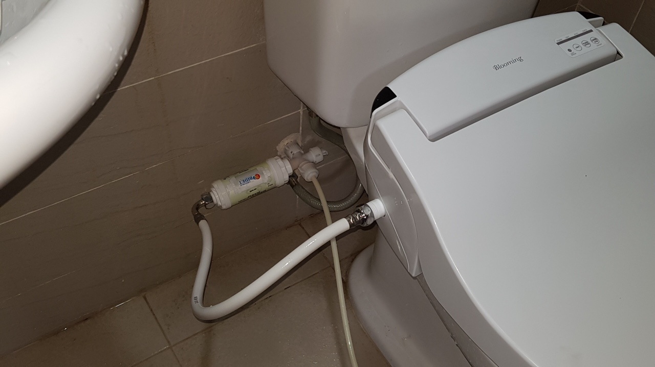 Thiết bị vệ sinh thông minh 2 vòi phun Hyundae Bidet HB-8000 (nước lạnh) TẶNG KÈM LÕI LỌC NƯỚC FILTER