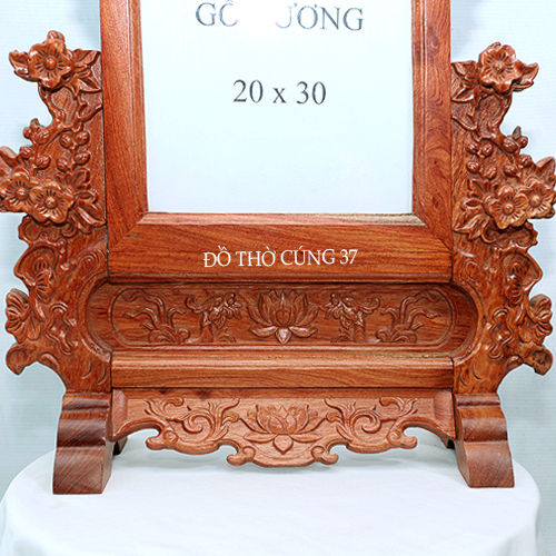 Khung ảnh thờ hoa mai gỗ hương