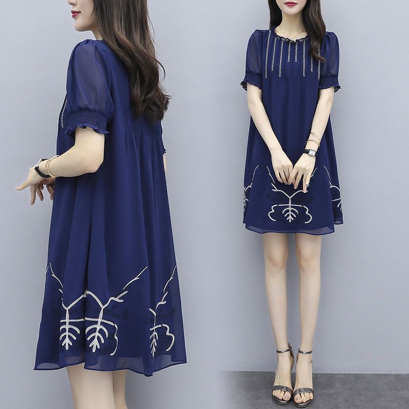 Váy suông nữ họa tiết độc đáo Còn size M (46-53)kg