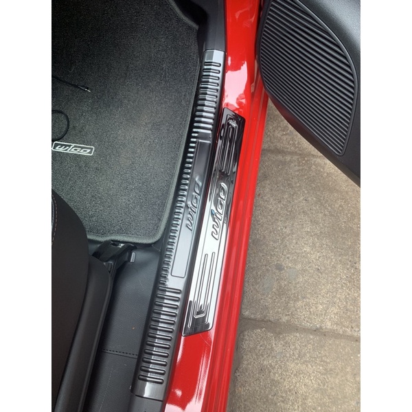 Ốp Bậc Cửa, Nẹp Bước Chân Trong, Ngoài Xe Toyota Wigo 2018-2020, chất liệu Titan