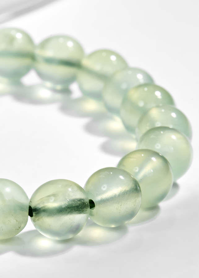 Vòng tay thạch anh xanh phối charm lục tự bạc Ngọc Quý Gemstones