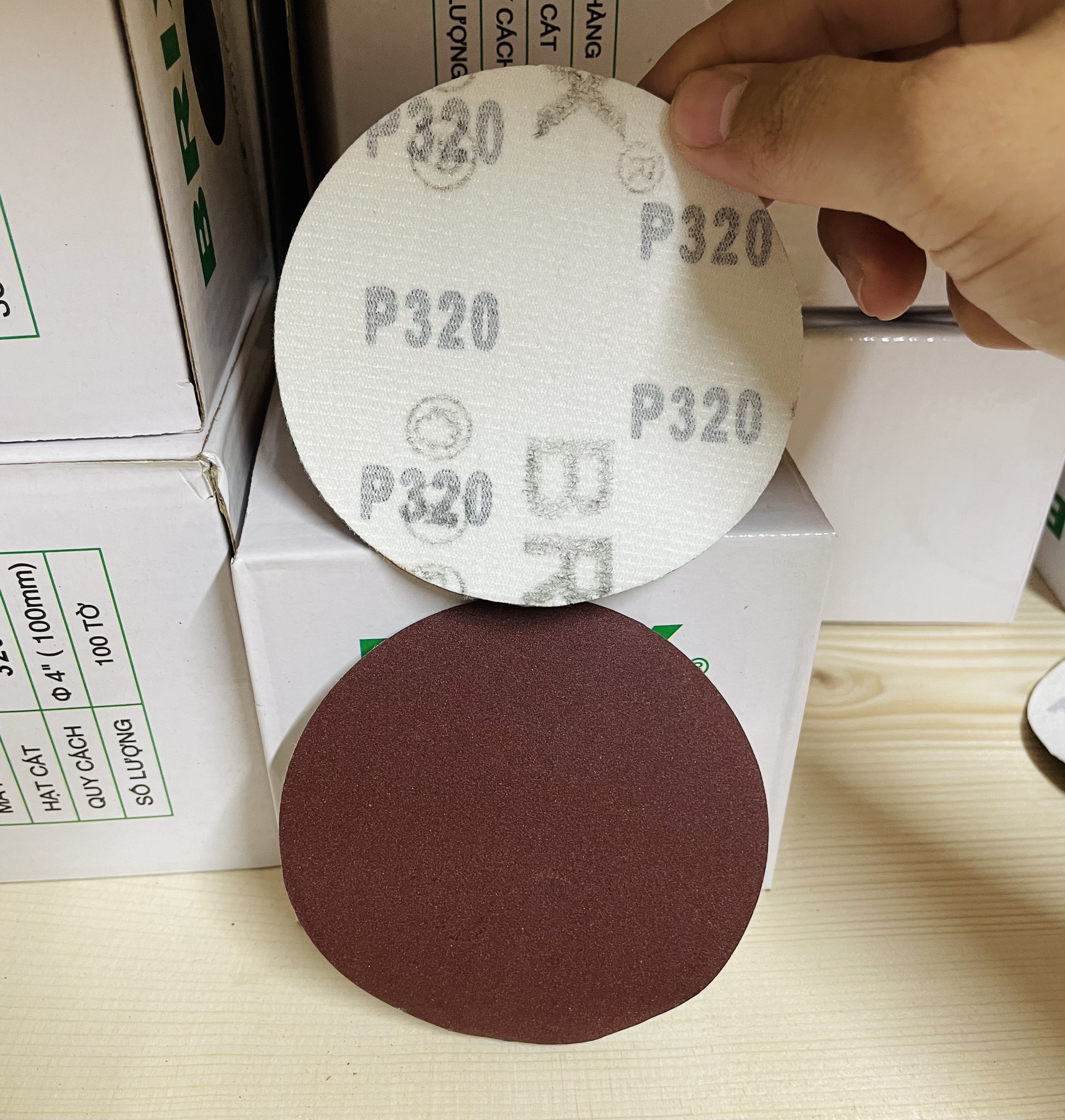 1 tờ Giấy nhám tròn dán 100mm - chuyên làm mịn gỗ, kim loại, nhựa,...