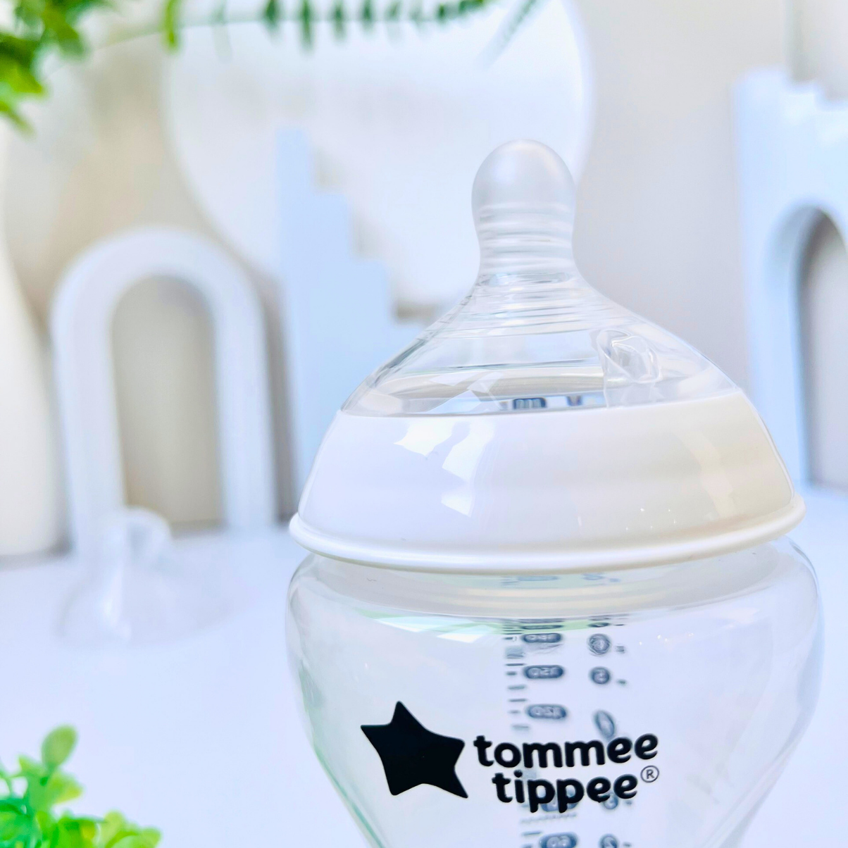 Bình Sữa Ty Siêu Mềm Tự nhiên Tommee Tippee Natural Start 260ml, Núm Ty Của Bình 3-6 Tháng