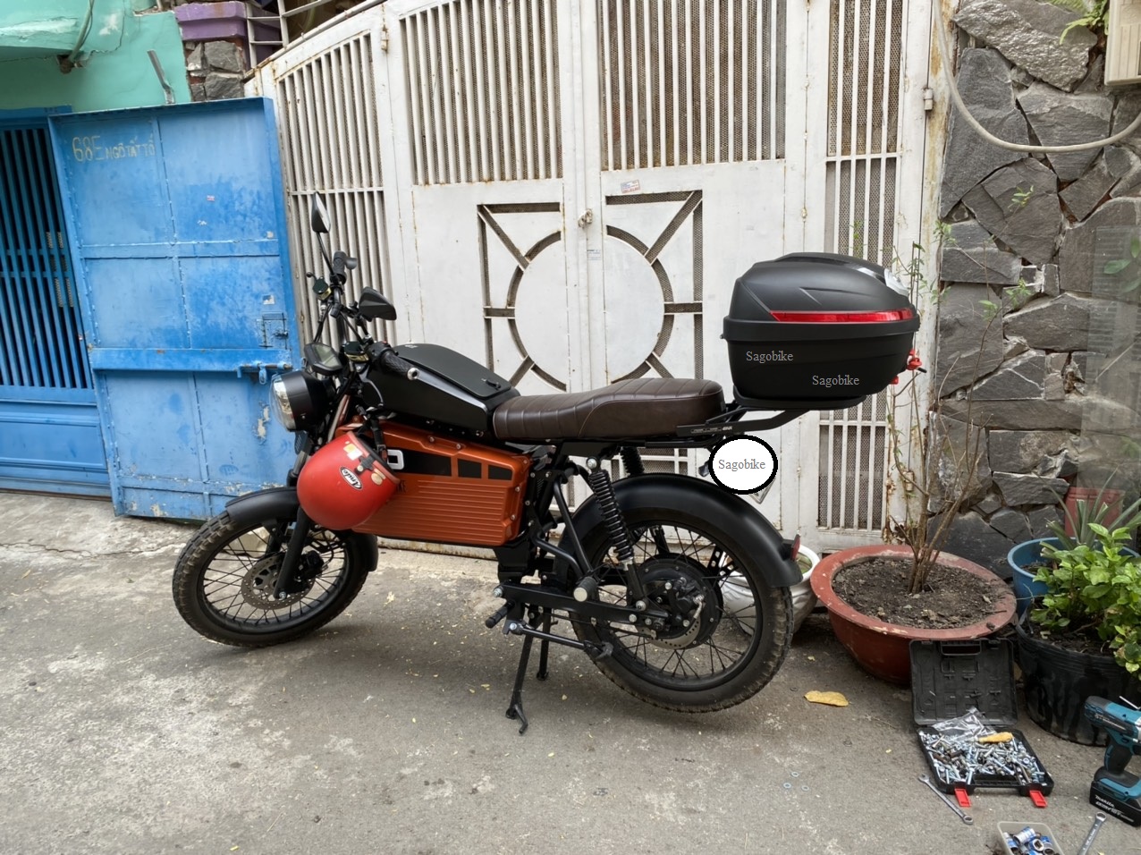 Thùng xe Datbike Weaver 200, thùng Givi B270N và baga theo xe