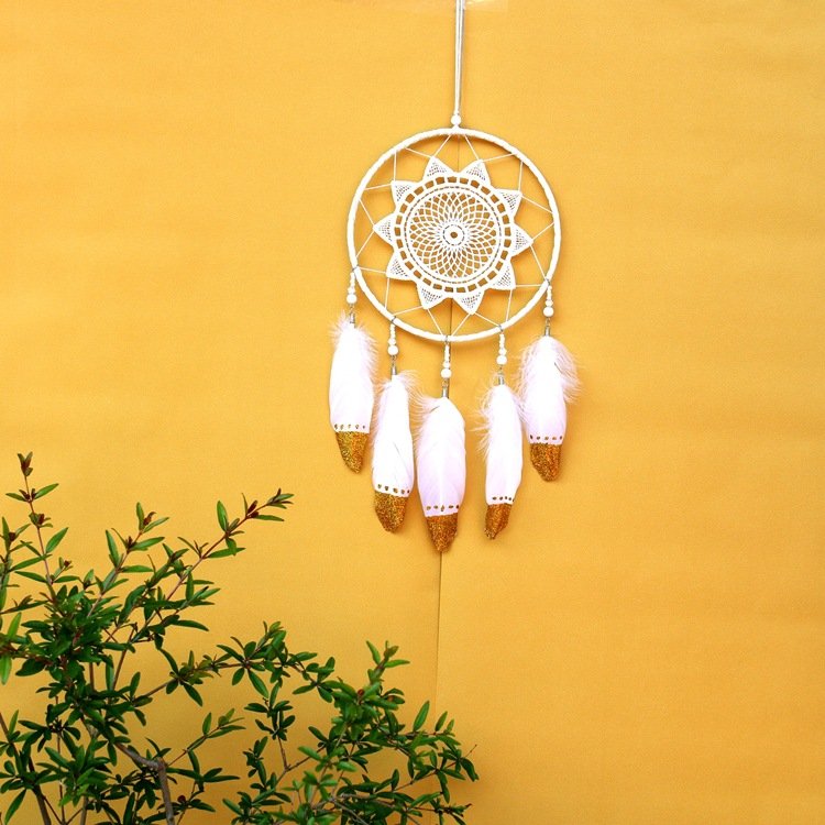 Hình ảnh Dreamcatcher lông vũ đuôi vàng thuần khiết