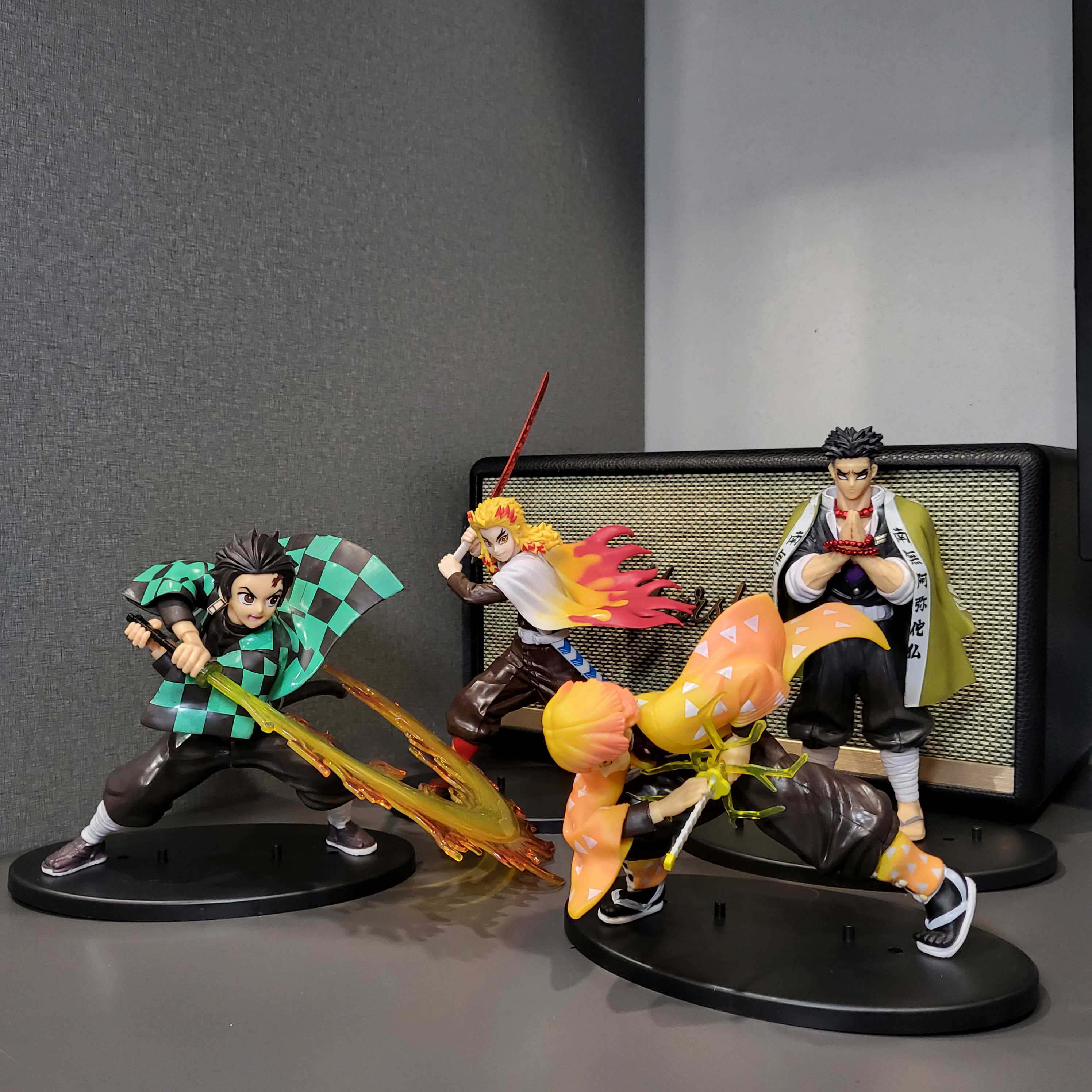 Mô hình Zenitsu Agatsuma 14 cm - Kimetsu No Yaiba