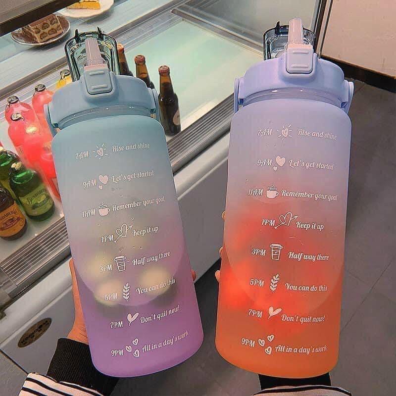 Bình nước 2 lít chia vạch Bình nước 2 lít có vạch kẻ chia ml siêu cute tặng kèm sticker tập gym, thể thao