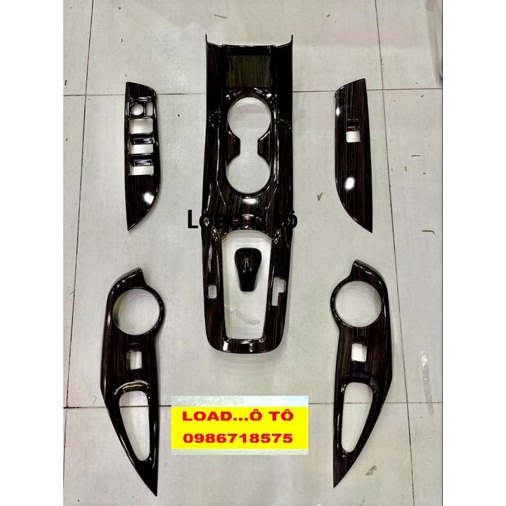 Ốp Nội Thất Xe Toyota Cross 2022-2020 Mẫu Vân Gỗ Bóng Cao Cấp