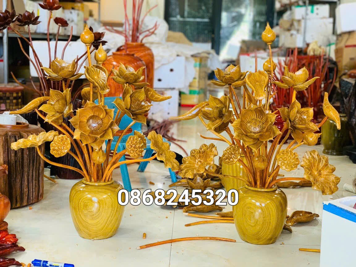 1 BÌNH HOA SEN 19 BÔNG PHONG THỦY BẰNG GỖ CẨM VÀNG