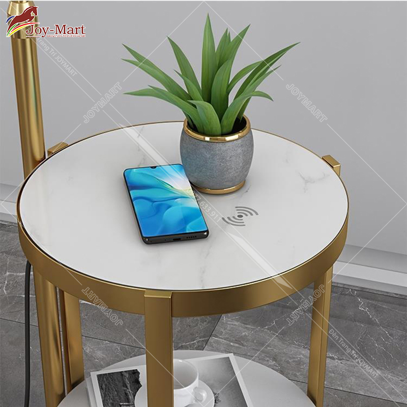 Đèn Cây Trang Trí Phòng Khách ML5111 Đèn Sàn Đứng Góc Sofa Thân Hợp Kim Mạ Vàng Có Kệ Đựng Đồ Kèm Sạc Không Dây Hiện Đaị