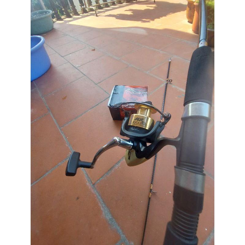 Combo cần đặc 2 khúc kèm máy câu ax4000fb