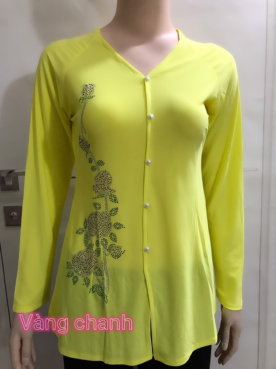 Áo Bà Ba Đính Đá - Vàng - 4 ( 60 - 65 Kg )