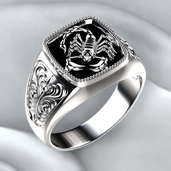 Combo Nhẫn Nam Nữ Phong Thủy Kiểu cổ, Khắc Hình Bò Cạp Ai Cập Chất liệu titanium, Kèm túi đựng Nhẫn bằng Nhung Mềm.