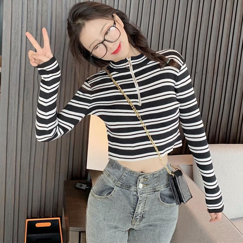 Áo thun dệt kim tay dài hoạ tiết kẻ sọc phối khoá kéo thiết kế thanh lịch