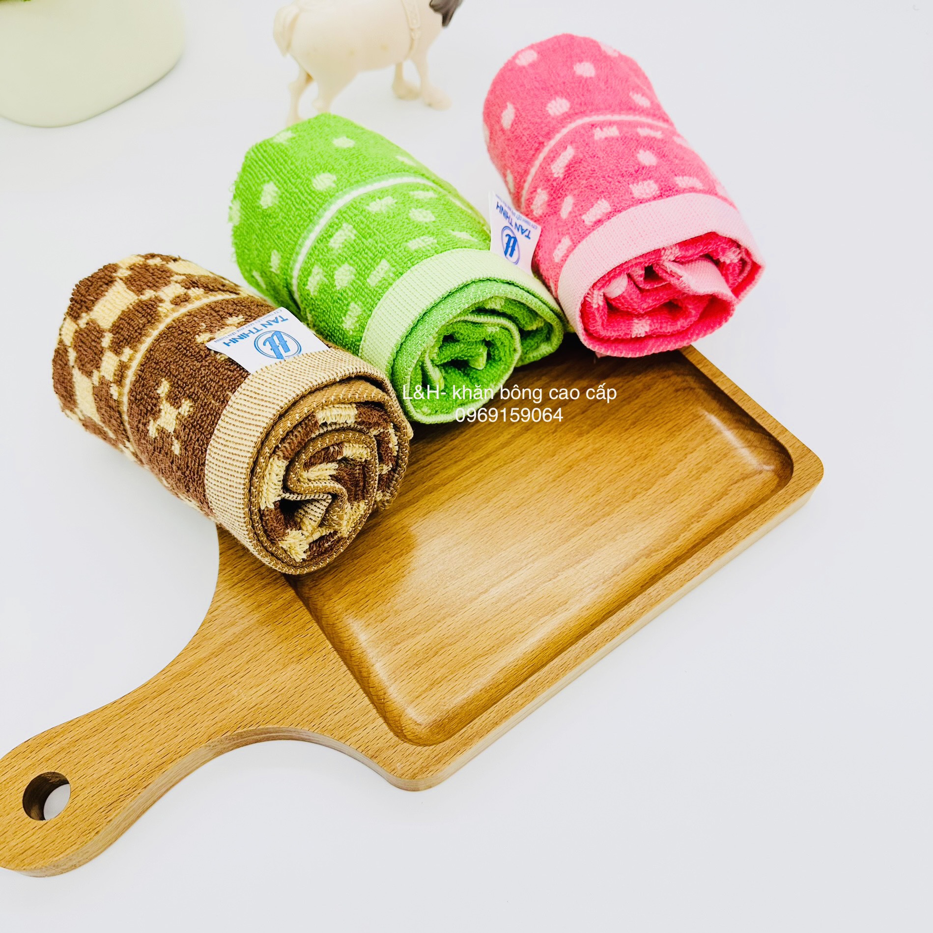 Khăn mặt chấm bi, trám Tân Thịnh