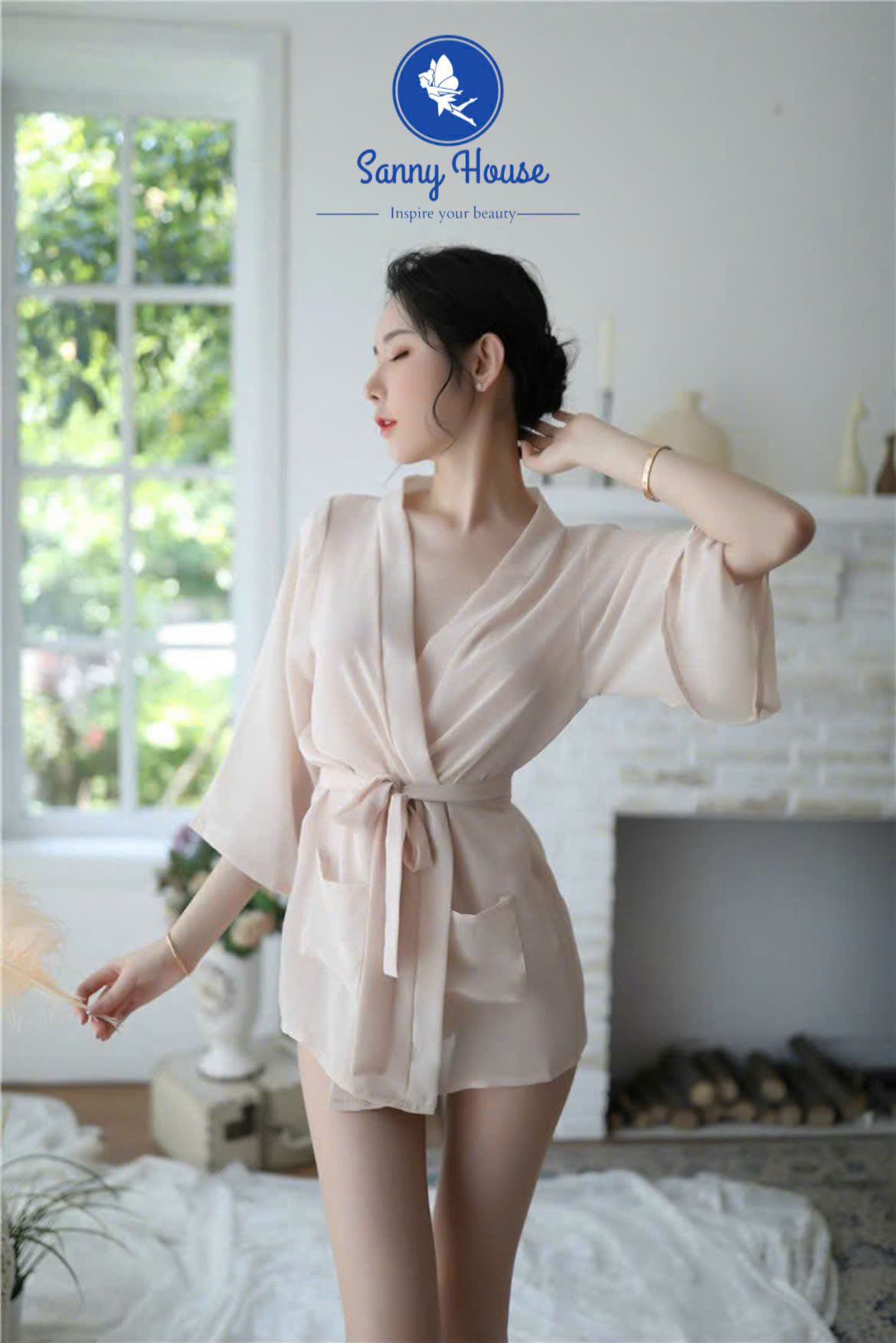 Áo Choàng Ren Lưới Sanny House Kèm Chip Xuyên Thấu
