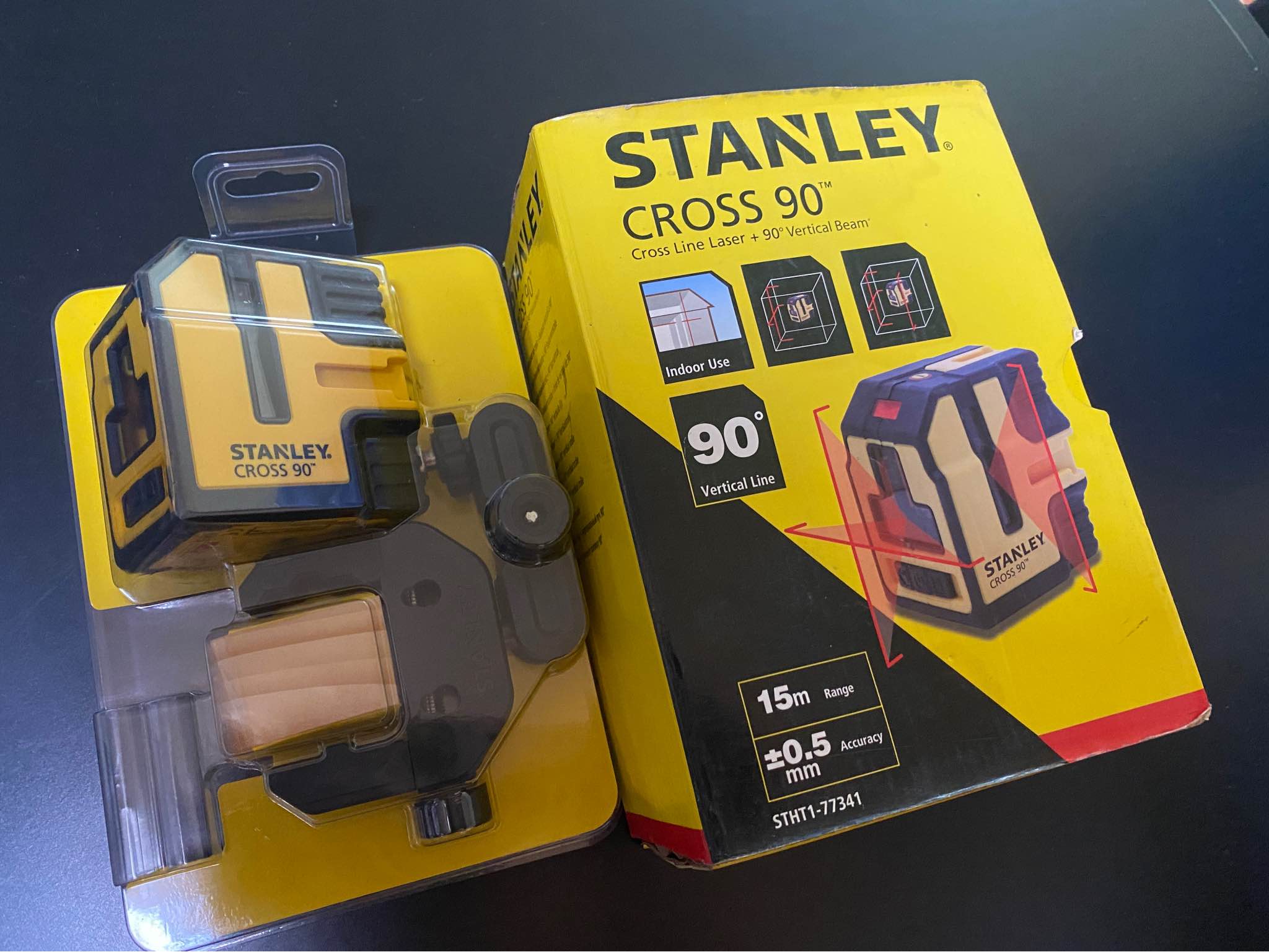 Máy cân mực tia đỏ laser Stanley STHT1-77341 - Hàng chính hãng