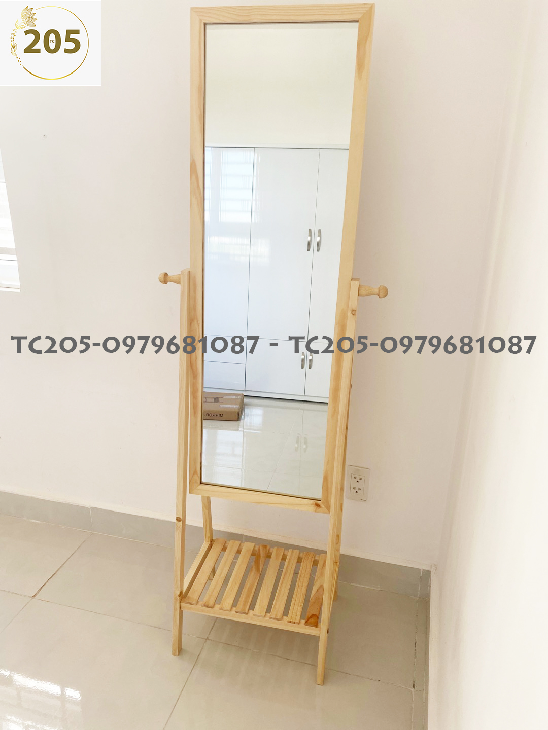 Gương soi toàn thân khung gỗ có kệ để đồ shelf mirror - Gương đứng toàn thân có kệ bằng gỗ Eotygroup