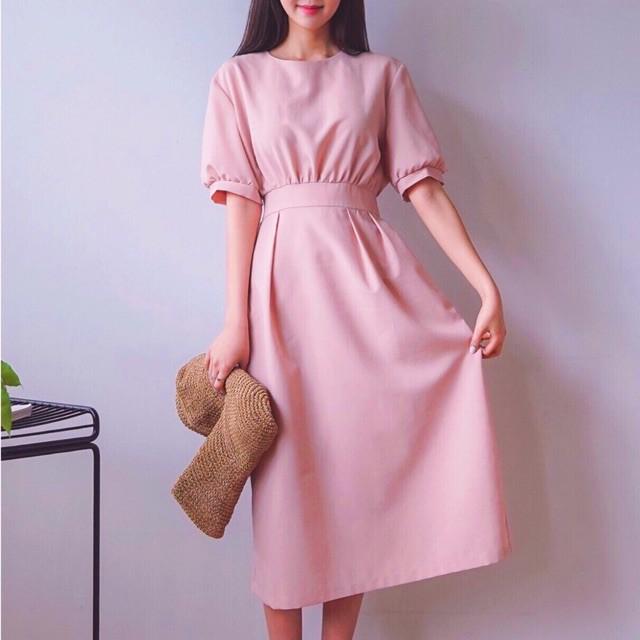 Đầm Suông Dài Hồng Nút Sau