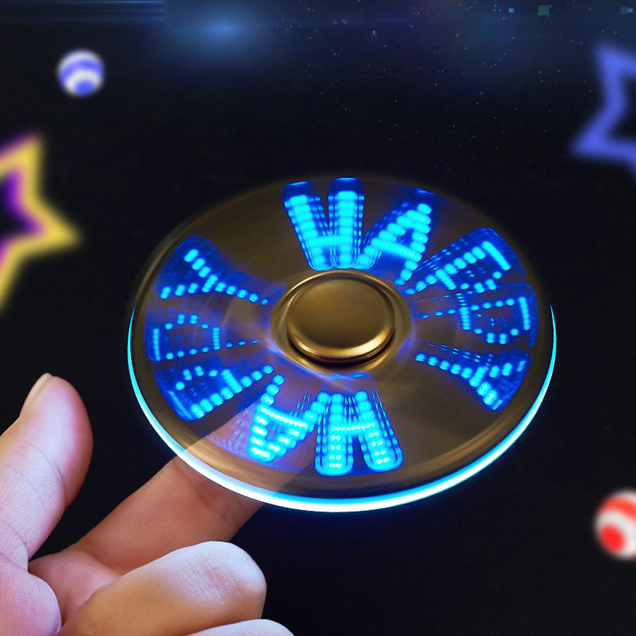 Bật Lửa Hột Quẹt Kiêm Đèn Pin Chiếu Sáng và Con Quay Spinner Chạy Chữ HAPPY, ILOVEYOU - 18 Hiệu Ứng Siêu Ngầu