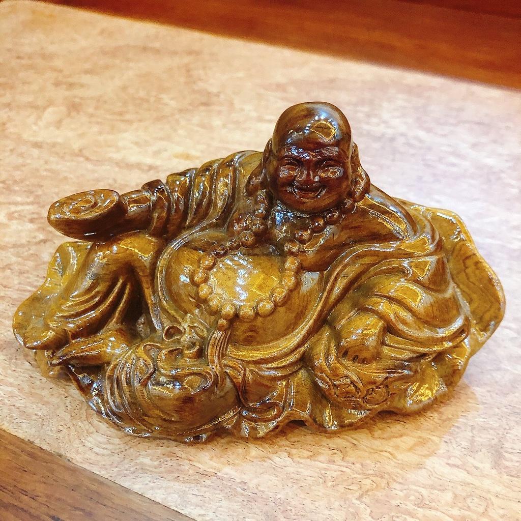 Tượng Phật Di Lặc Ngồi Lá Sen Bê Bát Vàng Gỗ Bách Xanh Để Xe Ô Tô, Bàn Làm Việc.