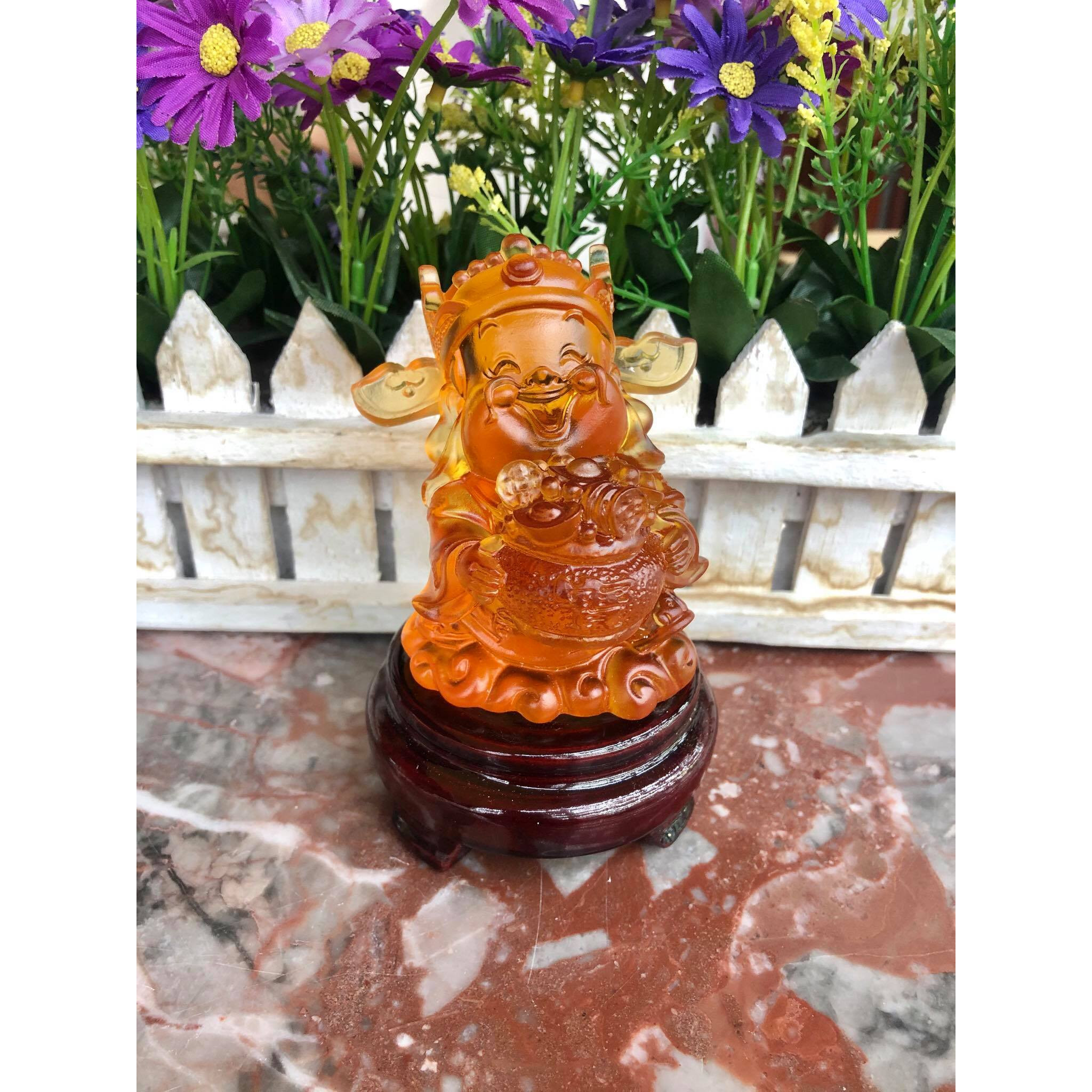 Tượng ông Thần Tài kim tiền cầm thỏi vàng kim nguyên bảo phong thủy mang lại may mắn tài lộc đá lưu ly  - Mẫu 2