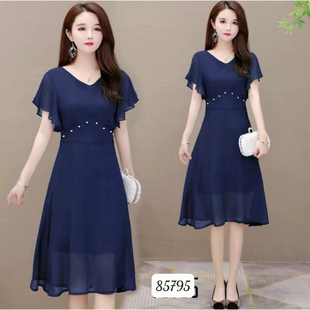 ĐẦM VOAN Y ĐƯỢC THIẾT KẾ HỌA TIẾT TRƠN NHƯNG KHÔNG KÉM PHẦN SANG TRỌNG,ĐĂC BIỆT ĐƯỢC LÀM BẰNG CHẤT LIỆU VÃI THOÁNG MÁT