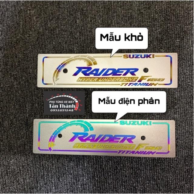 Bảng tên Titan Raider FI kèm ốc và Bass gắn bảng tên