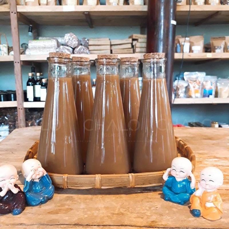 Lọ hoa thuỷ tinh trang trí hình tam giác 350ml