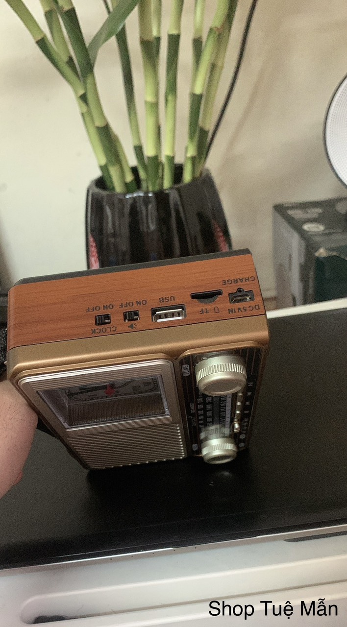 ĐÀI FM Radio Mẫu Mới DC-402BT CÓ ĐỒNG HỒ ,Nghe Nhạc Qua Usb,Thẻ nhớ FM/AM/SW quà tặng cho người thân yêu-Hàng Chính Hãng