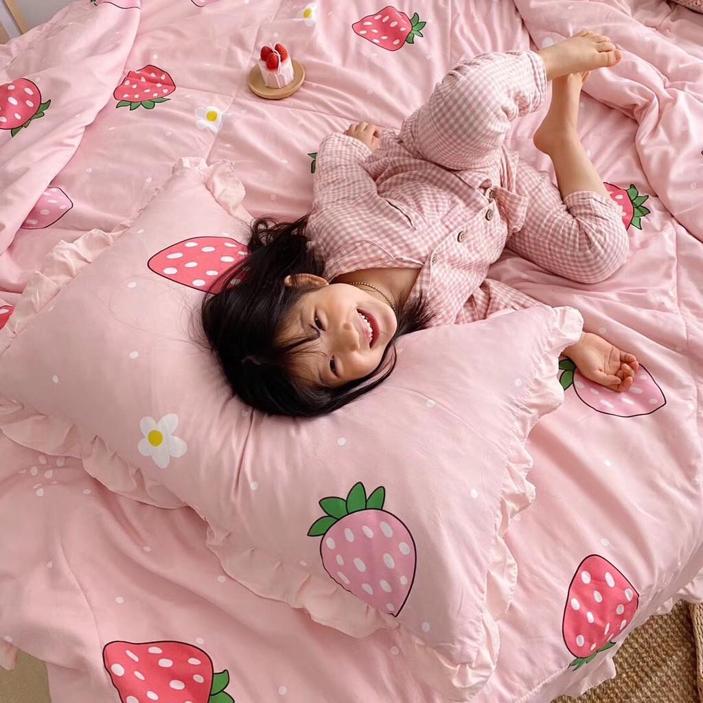 Bộ chăn ga Cotton Đũi phối bèo 100% hàng nhập khẩu siêu mềm mát - họa tiết quả dâu