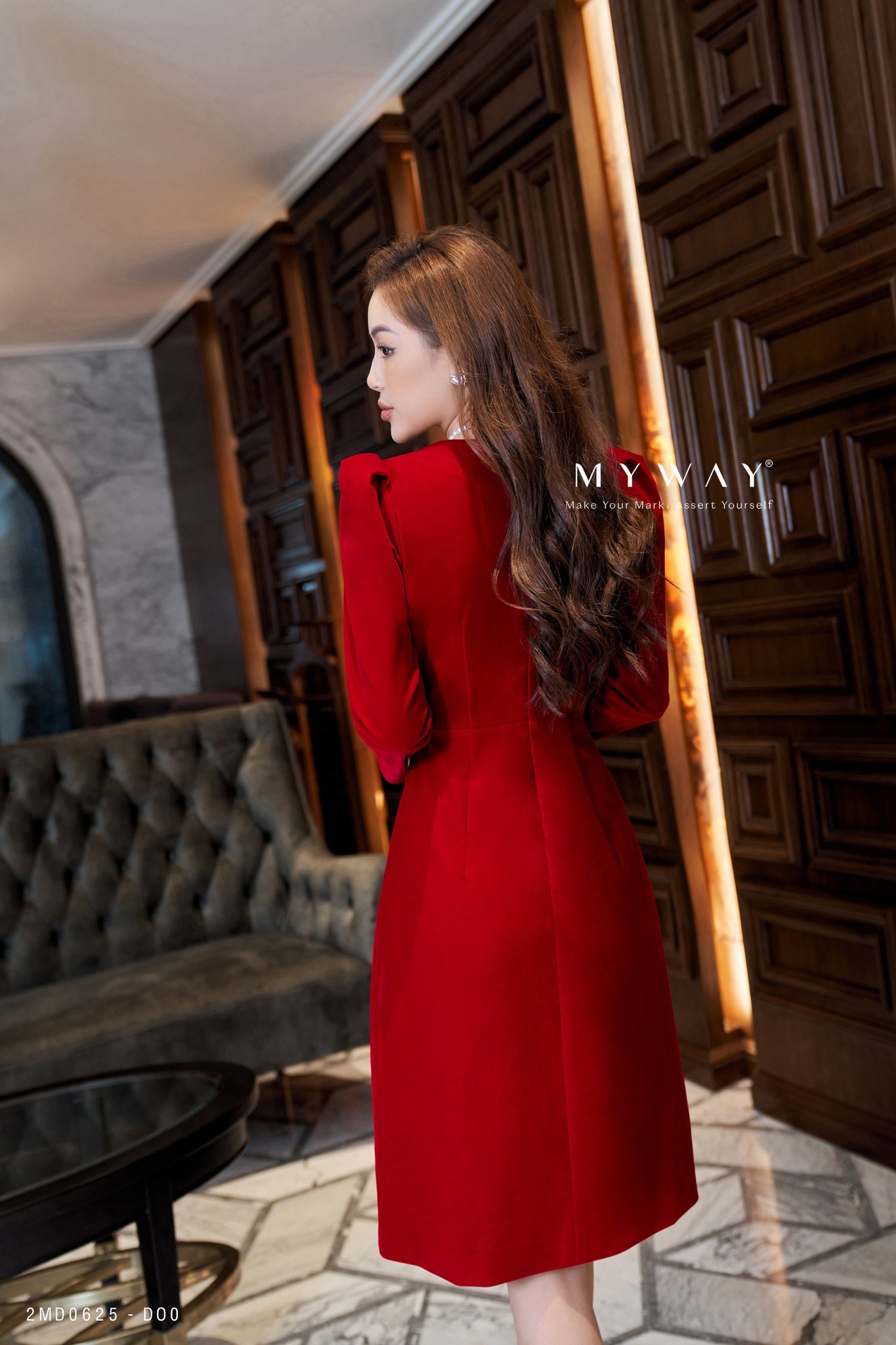 Đầm Nhung Đỏ Cổ Vuông Cách Điệu Dáng A Line Nhẹ Cao Cấp MY WAY 2MD0625 - DO0